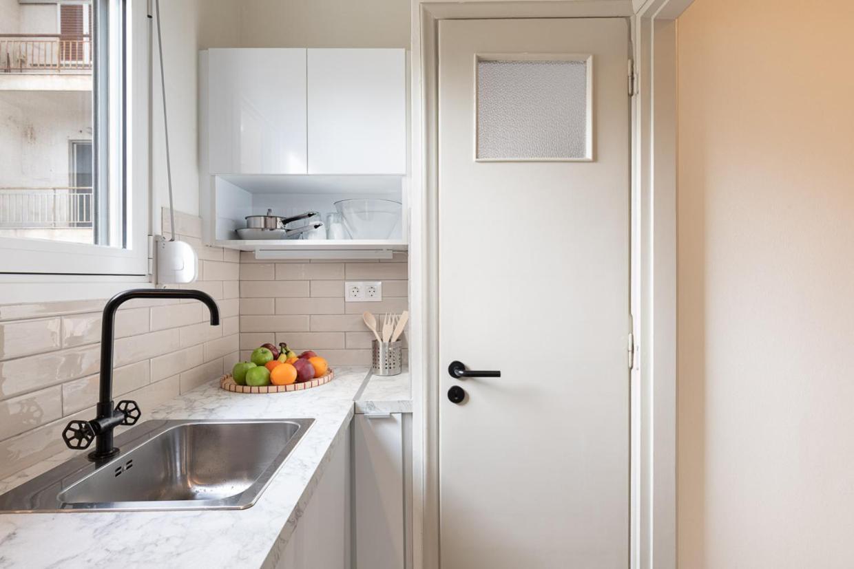 Studio With Sunny Balcony In Exarcheia Αθήνα Εξωτερικό φωτογραφία